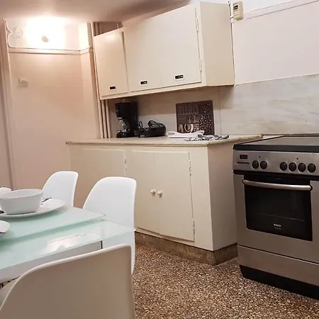 Olive Apartment- Athens Center, 4 Bd, 1.5 Bath Экстерьер фото
