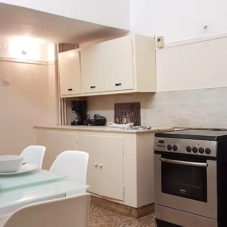 Olive Apartment- Athens Center, 4 Bd, 1.5 Bath Экстерьер фото