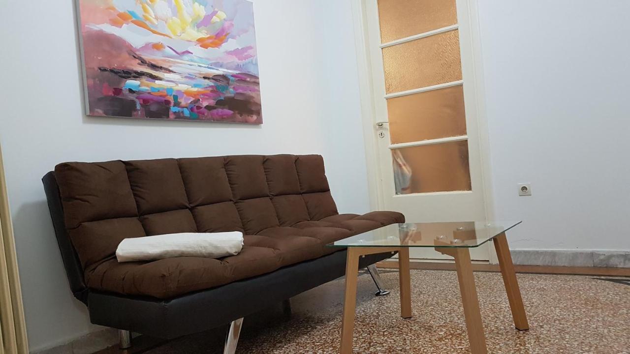 Olive Apartment- Center, 4 Bd, 1.5 Bath Daire Atina