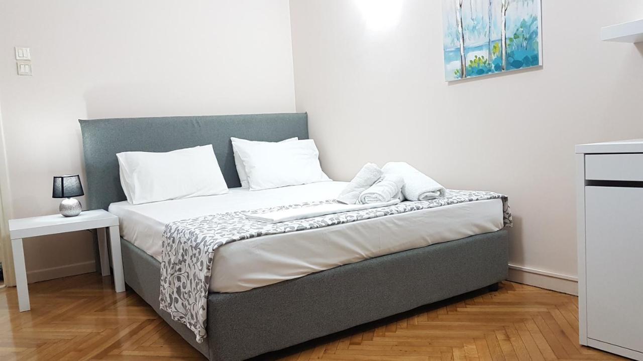 Olive Apartment- Center, 4 Bd, 1.5 Bath * Athens